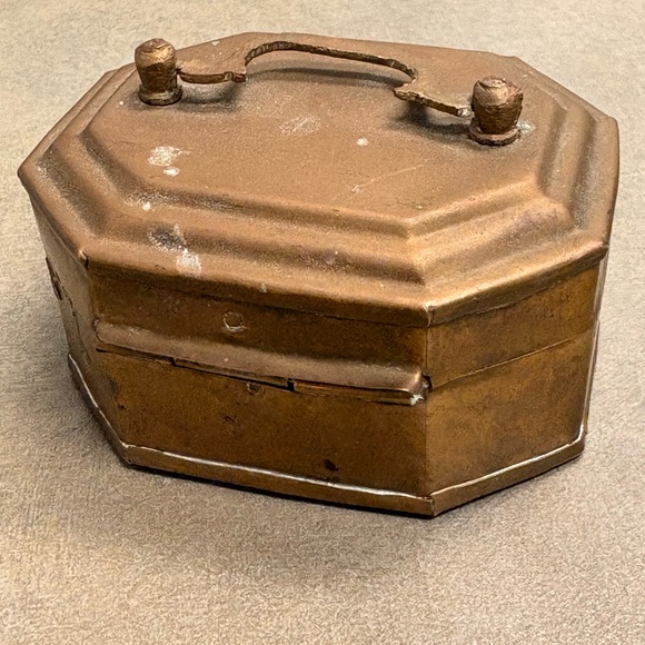Octagonal Brass Trinket Box - Picture 5 of 10